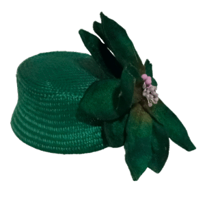Casquete Verde Oscuro Flor Grande: tocado exclusivo y elegante de Moda Quirado. diseño y estilo para tus bodas y eventos.