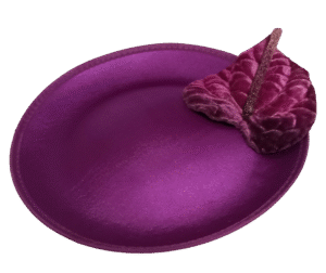 Sombrero Raso Morado Hoja Grande Morada | Diseños exclusivos y hechos a mano, no encontrarás en ningún otro sitio. Tienda online Moda Quirado.