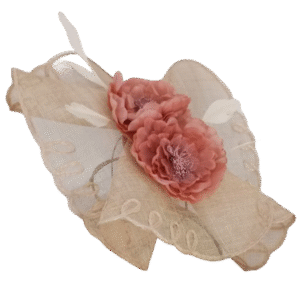 Maxi tocado exclusivo de colores delicados | Moda Quirado – Elegancia única y complementos artesanales para estas fiestas de Navidad.