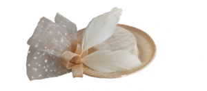 Sombrero Pequeño Beige Pluma Plumeti