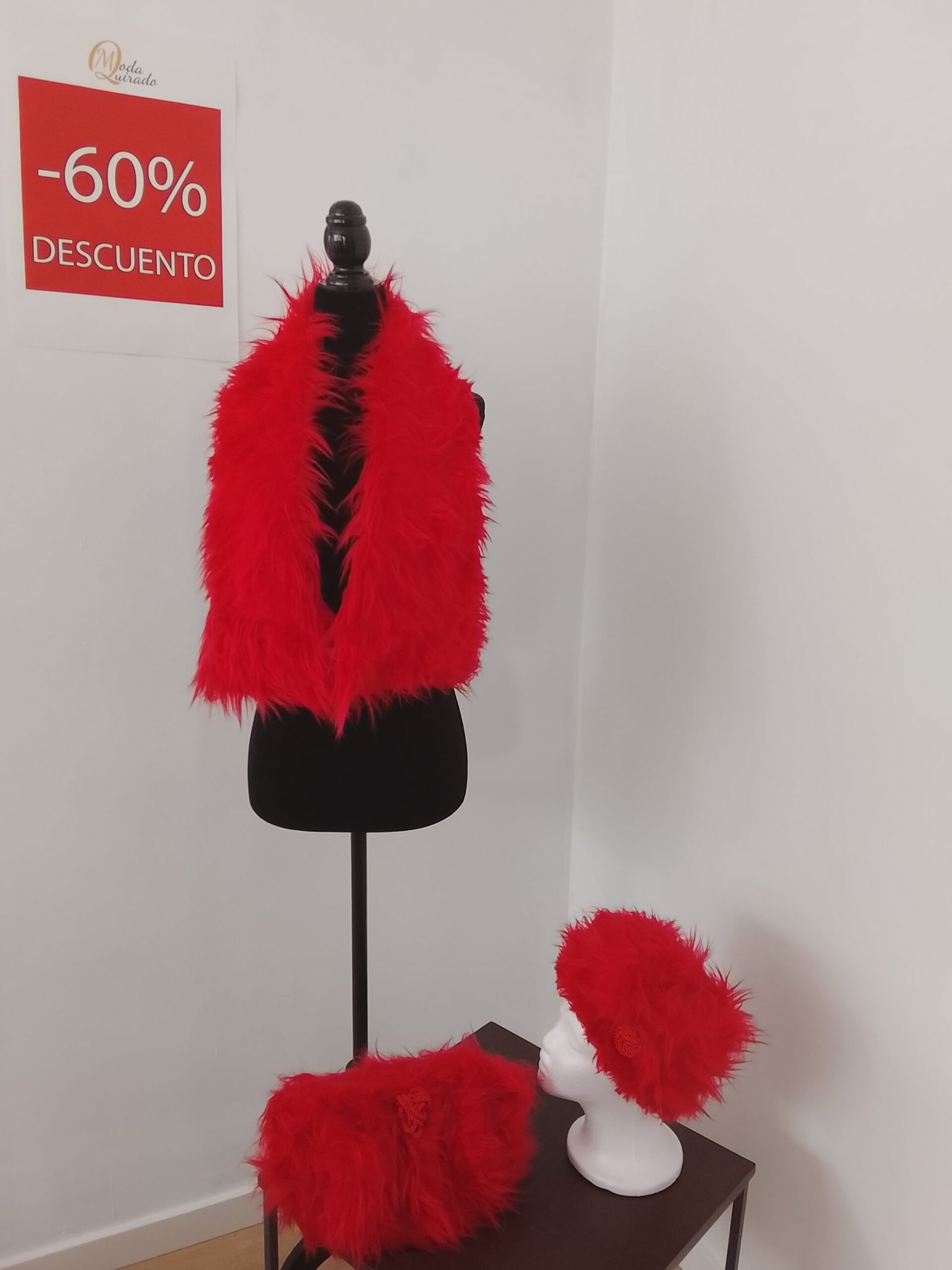 CONJUNTO BUFANDA PELO LARGO, GORRO Y BOLSO CARTERA - Imagen 2
